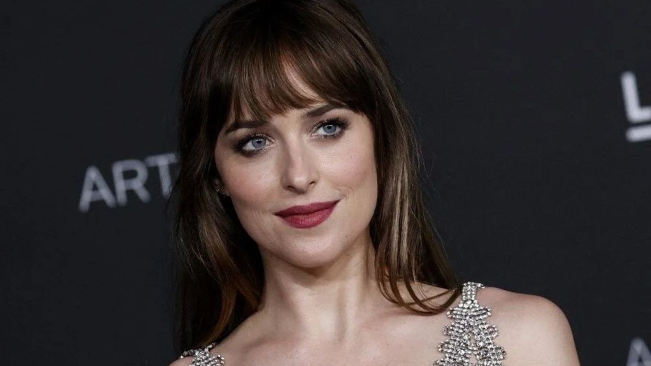 Dakota Johnson’s Summer Style