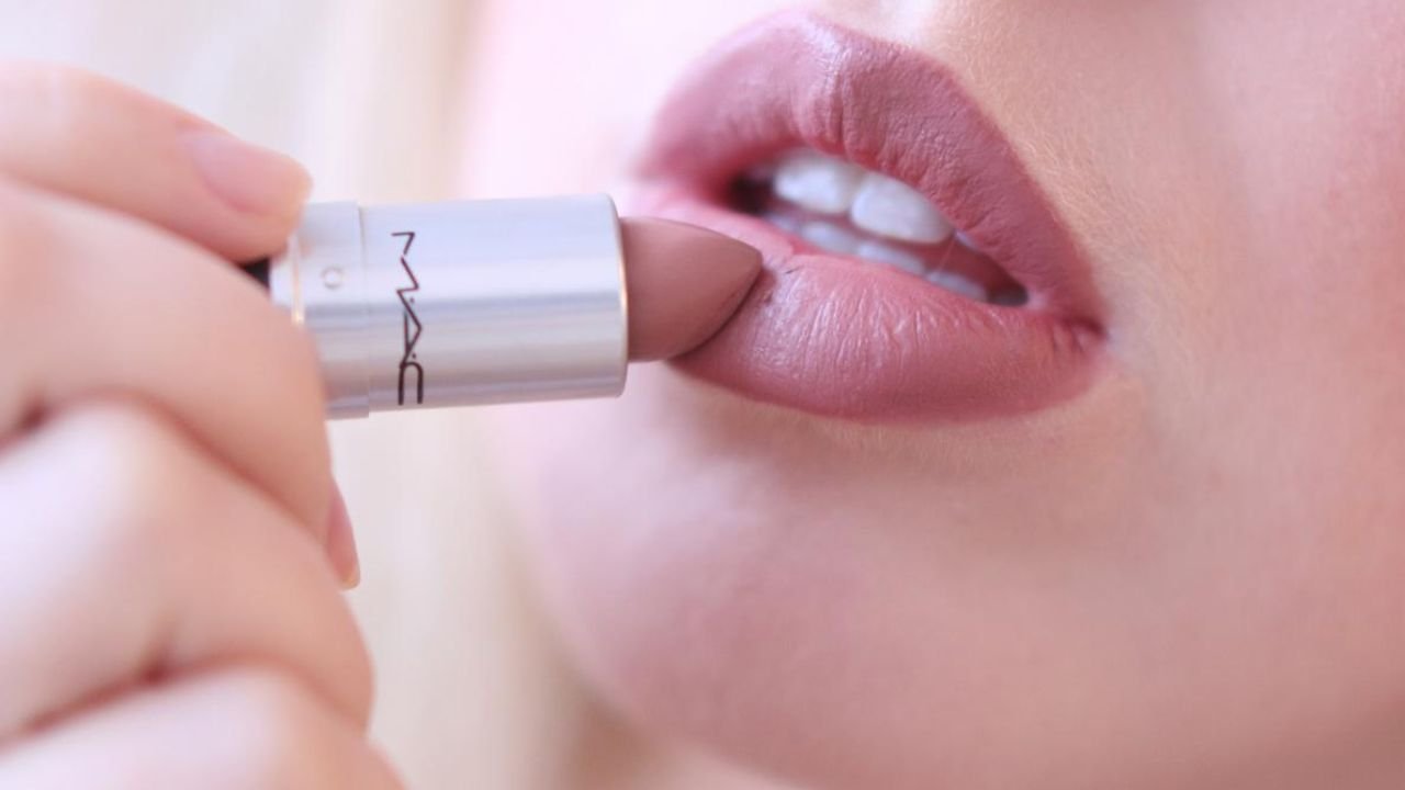 Mac Whirl Lipstick Swatch